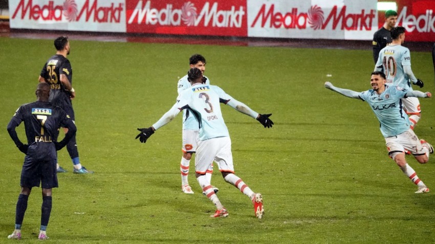 Trendyol Süper Lig: Kasımpaşa: 0 - Başakşehir: 3