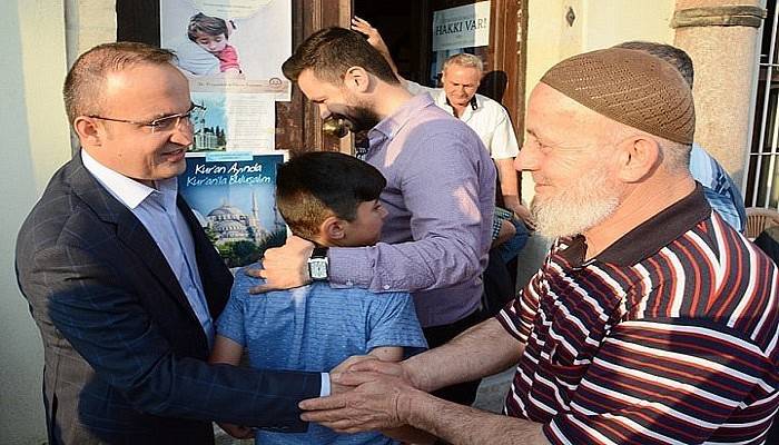 Turan, Bayram Namazını Lapseki’de Kıldı (VİDEO)