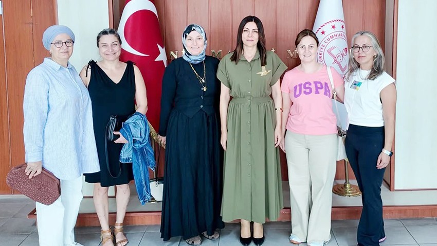 Velilerden İl Milli Eğitim Müdürü Mine Hayta’ya ziyaret