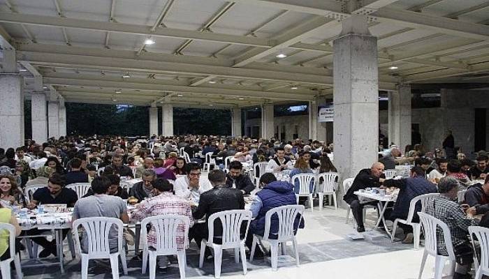 Biga’da ilk iftar yemeği yoğun ilgi gördü