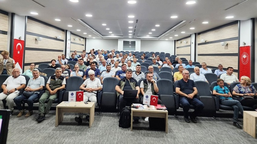 Biga İlçesi Muhtarları ve Üreticiler İçin Bilgilendirme Toplantısı Düzenlendi