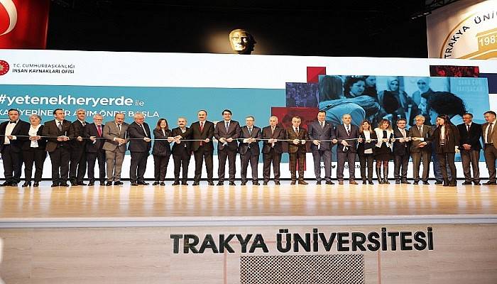 Trakya Kariyer Fuarı, On Binlerce Öğrenciyi Kamu ve Özel Sektörle Bir Araya Getirdi