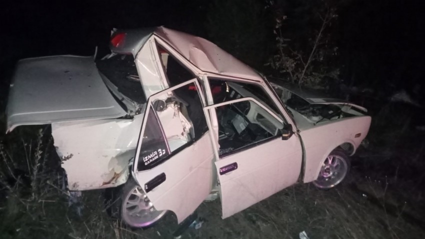 Arızalı aracını iterken bir başka otomobil arkadan vurdu