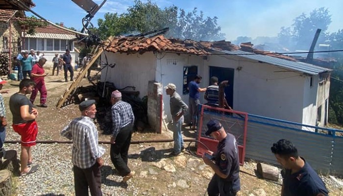Köy Evinde Yangın Çıktı