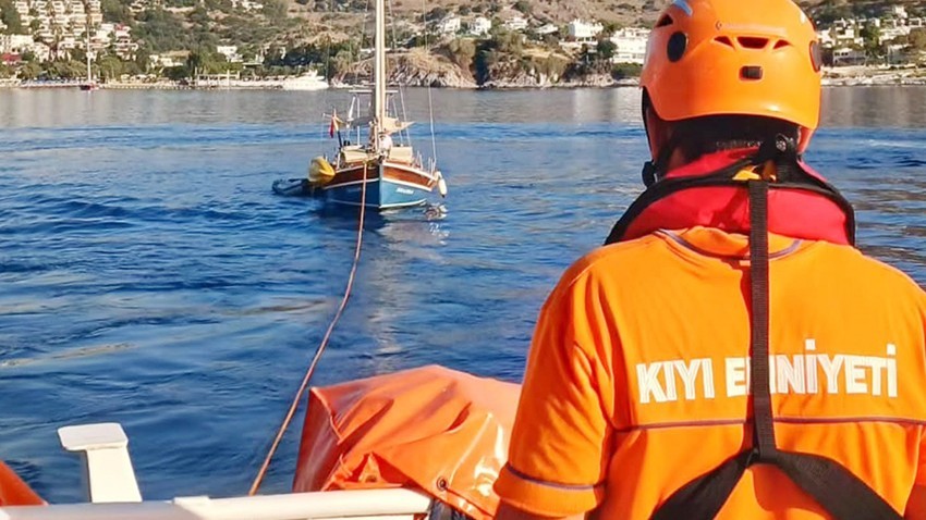 Güzelyalı’da Sürüklenen Tekne Kurtarıldı