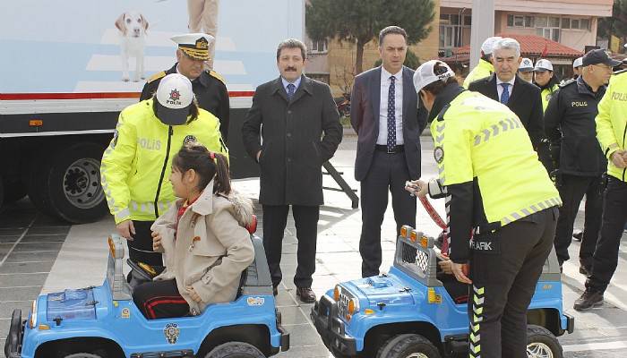 Çanakkaleli öğrencilere, Mobil Trafik Eğitim TIR'ında eğitim (VİDEO)