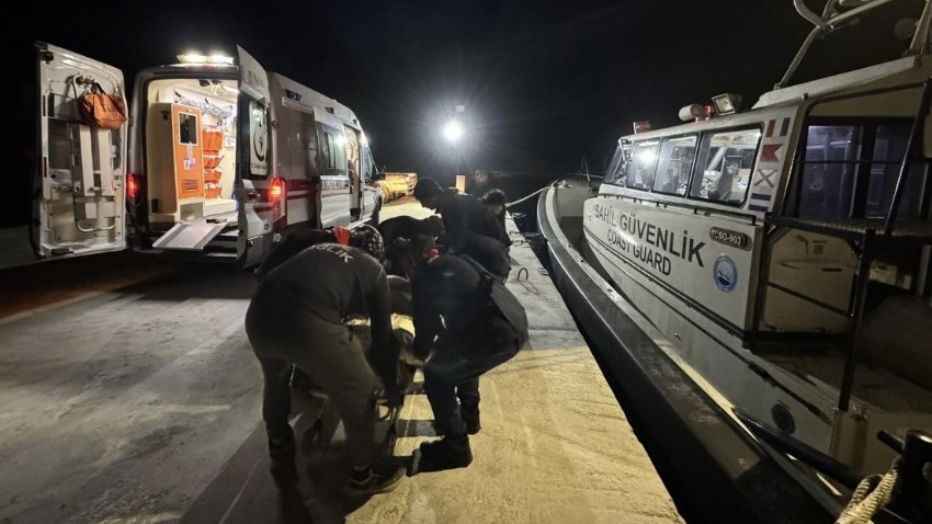 Gökçeada'da rahatsızlanan vatandaş Sahil Güvenlik ekiplerince tahliye edildi