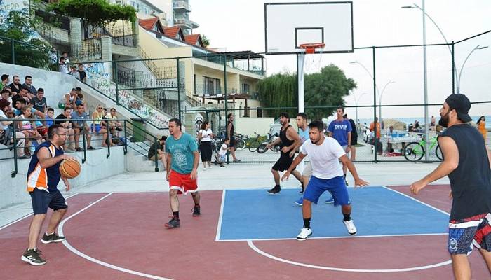 Gelibolu'da sokak basketbolu heyecanı yaşandı