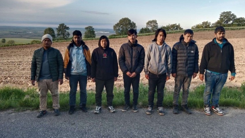 7 Nepal uyruklu kaçak göçmen yakalandı  
