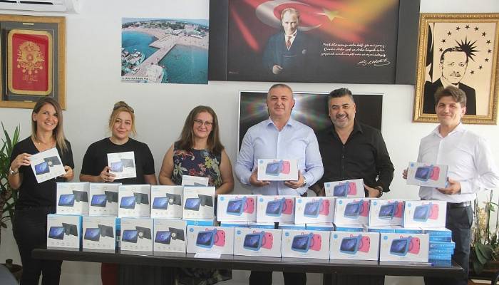 Geyikli’de 200 öğrenciye tablet dağıtıldı