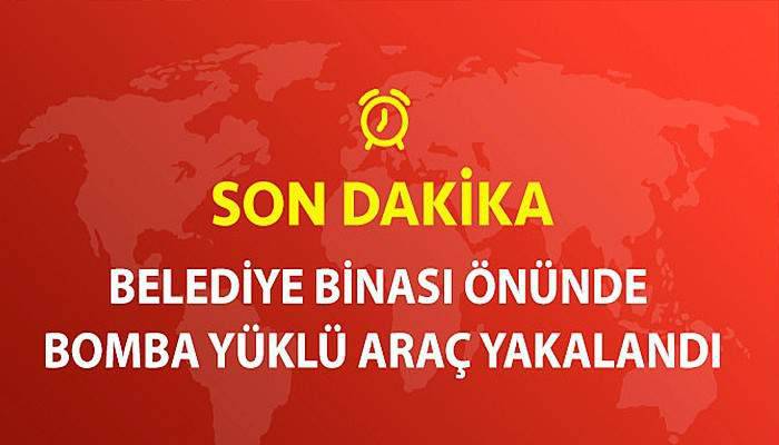 Van'da Belediye Binası Önünde Bomba Yakalandı