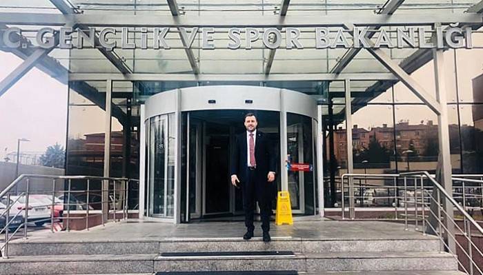 EZİNE’YE MÜJDE: 'Kapalı spor salonu, halı saha ve basket sahaları yapılacak'