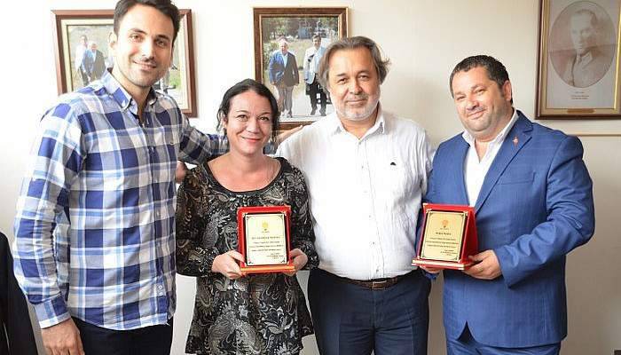 AK Parti’den Boğaz Medya’ya teşekkür plaketi