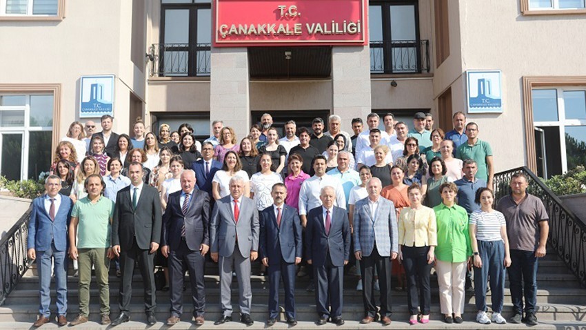 Vali İlhami Aktaş, Valilik Hizmet Binasında Görev Yapan Personelle Vedalaştı