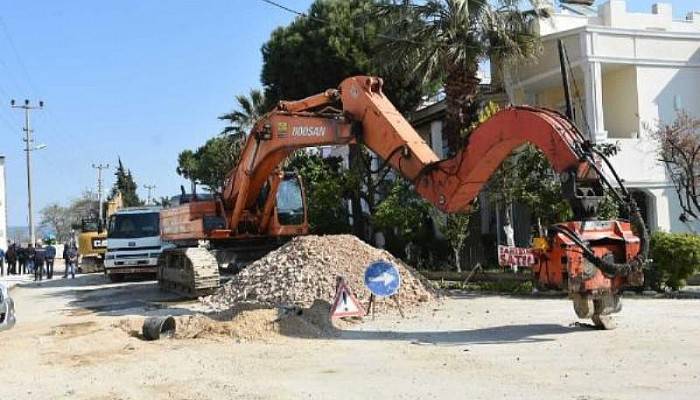 Başkan Gökhan, Devam Eden Çalışmaları İnceledi