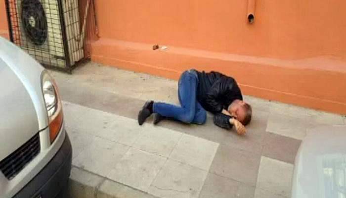 Hatalı parklanma yüzünden ambulans sokağa giremedi