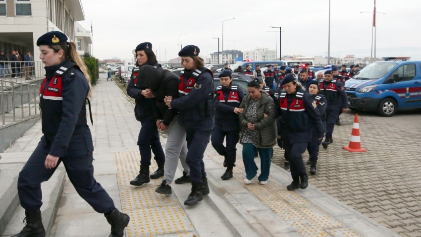 Çanakkale'de uyuşturucu operasyonunda yakalanan 10 zanlı tutuklandı