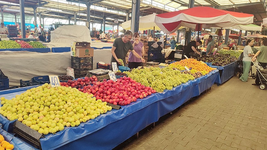 Vatandaşlar Pazar Fiyatlarından Şikayetçi