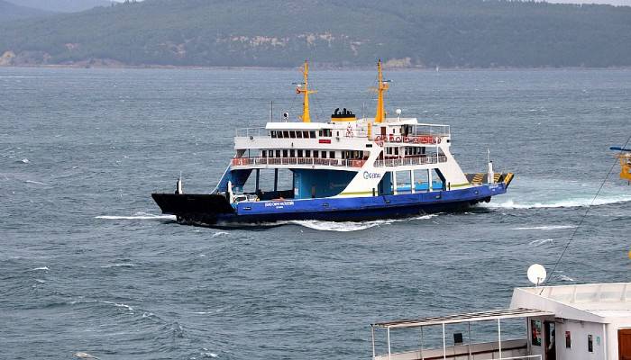 Çanakkale'de lodos, deniz ulaşımını aksattı