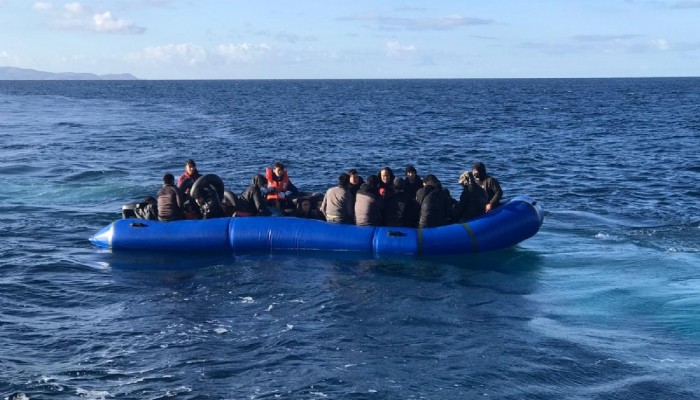 AYVACIK AÇIKLARINDA 1 AYDA 400 GÖÇMEN KURTARILDI