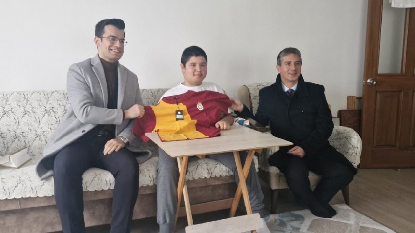 DMD hastası öğrenciye anlamlı ziyaret