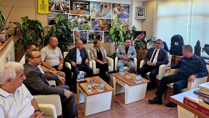 İYİ Partili Heyet Esnafın Sorunlarını Dinledi