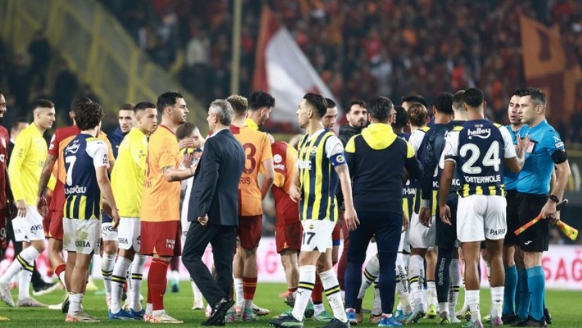 Süper Kupa öncesi İstiklal Marşı ve Atatürk pankartı krizi!