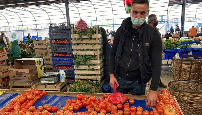 Son Turfanla Çanakkale Domatesi Tezgahlara Veda Ediyor