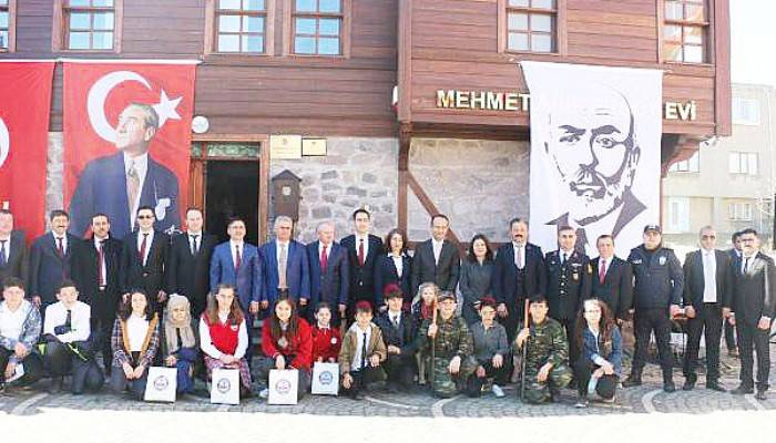 MEHMET AKİF ERSOY, BAYRAMİÇ'TEKİ EVİNDE ANILDI