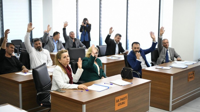Lapseki'de yeni dönem ilk Belediye Meclis Toplantısı gerçekleşti (VİDEO)