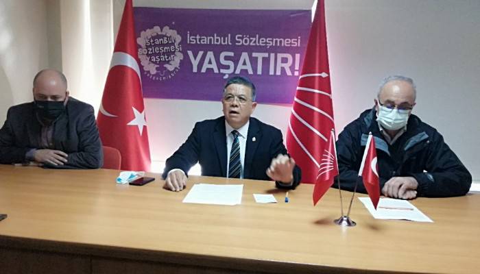 'AK Parti entrika çevirmeyi siyaset zannediyor'