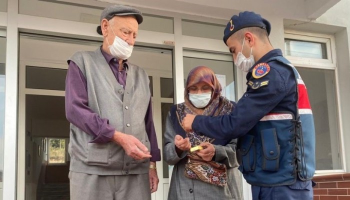 Sahte Jandarmayı, Gerçek Jandarma Dedektifleri Yakaladı