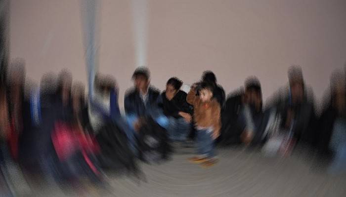  'Dur' ihtarına uymayan kamyonetten 22 mülteci çıktı