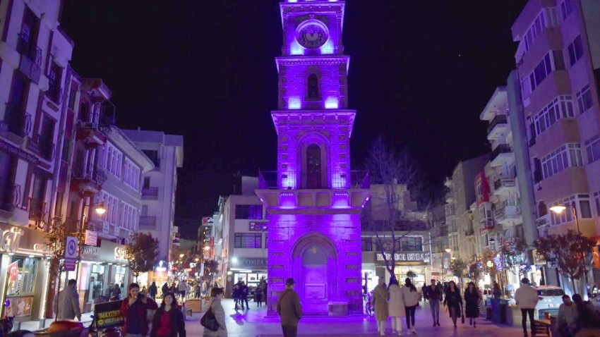 Dünya Otizm Farkındalık Günü Kapsamında Çanakkale'de Tarihi Miras Mavi Işıklarla Aydınlandı