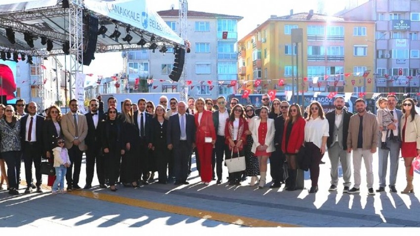 Çanakkale’de Cumhuriyet Balosu coşkusu