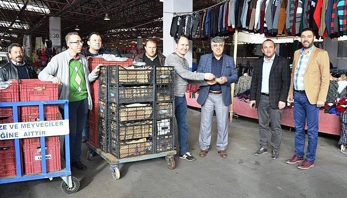 Biga'da pazar esnafına aşure ikramı