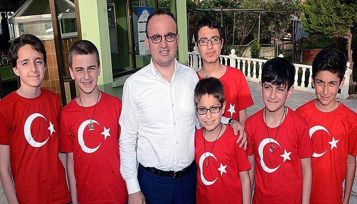 “Gençler yarının mimarıdır”