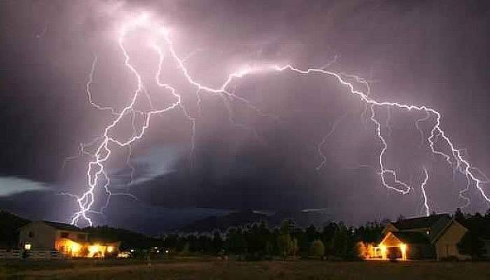 Balıkesir'de gece gündüz oldu