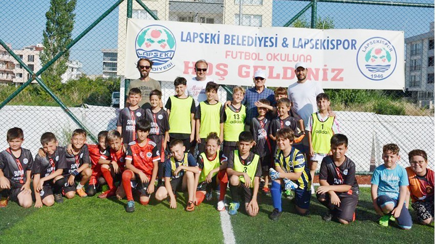 Lapseki'de Futbol Okulu Başladı