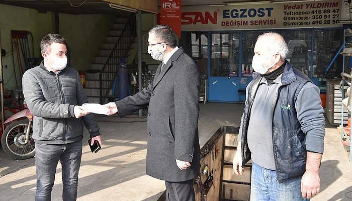 Başkan Öz’den sanayi esnafına maske