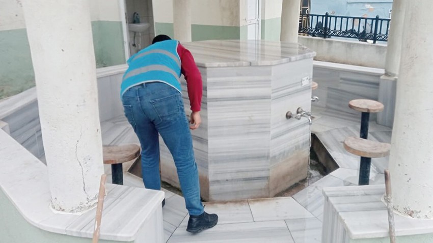 Yükümlülerden Camilerde Anlamlı Destek