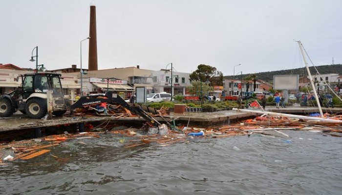 Fırtınada teknelerde 50 milyon lira maddi hasar meydana geldi   