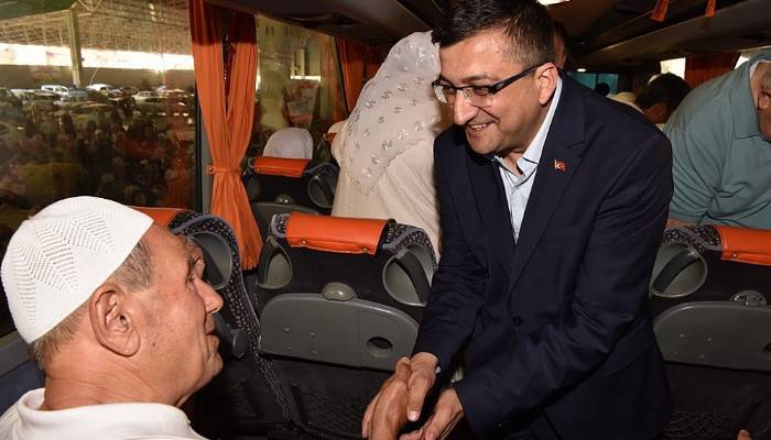 Eski vekil, yeni başkandan aday uğurlama 