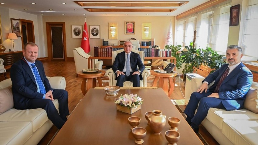 Bakan Ersoy, Yeni Başkan Mehmet Daniş’i Kabul Etti