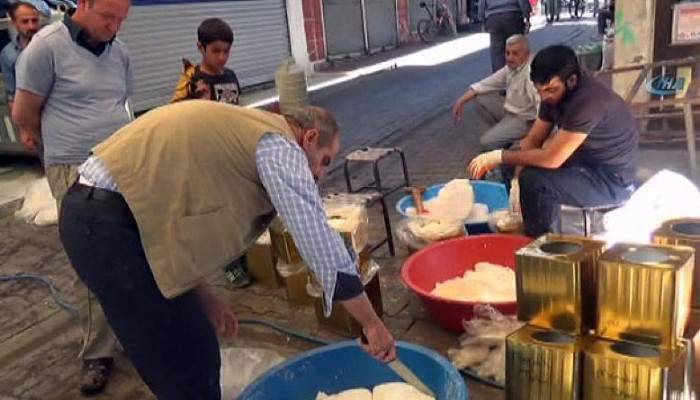 Siirt'in meşhur otlu peyniri böyle yapılıyor!