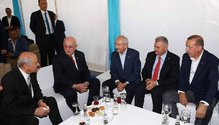 Erdoğan, miting öncesi liderler ile sohbet etti