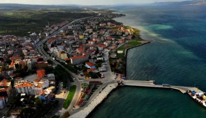 Lapseki'de üç sokakta karantina uygulaması 