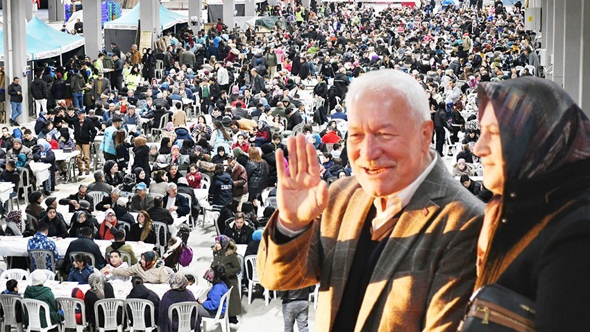 Kapalı Pazar yerinde yapılan iftar yemeğine yoğun katılım