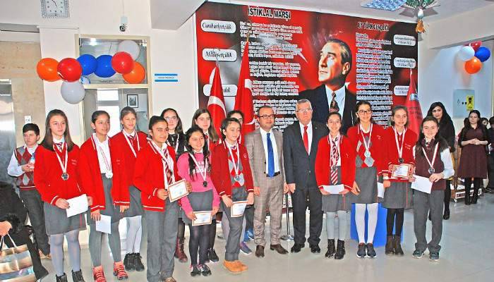 Bayramiç’te 3 bin 582 öğrenci karne aldı