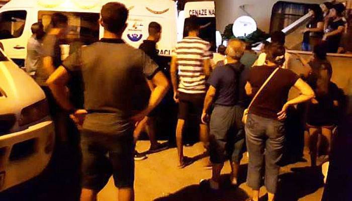 BAYRAM TEMİZLİĞİ İÇİN EVİNİN CAMINI SİLEN KADIN 5 KATTAN DÜŞEREK ÖLDÜ